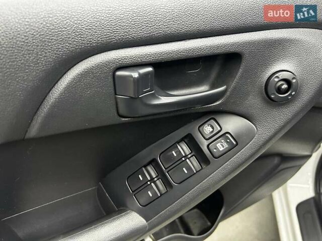 Білий Кіа Черато, об'ємом двигуна 1.59 л та пробігом 180 тис. км за 6300 $, фото 19 на Automoto.ua