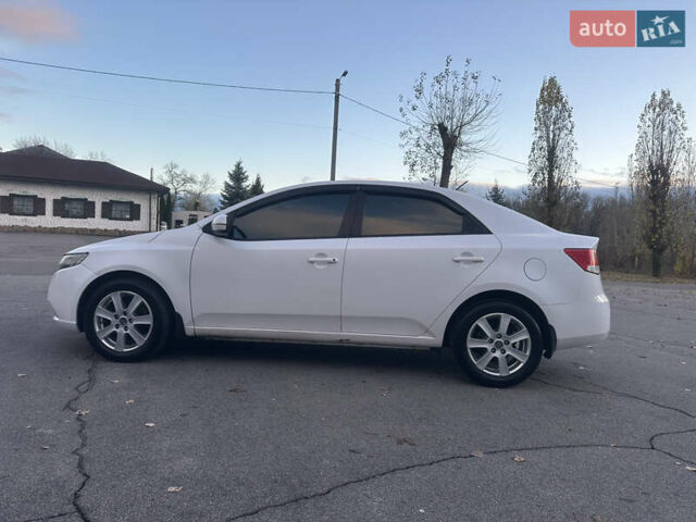 Білий Кіа Черато, об'ємом двигуна 1.59 л та пробігом 154 тис. км за 7500 $, фото 2 на Automoto.ua