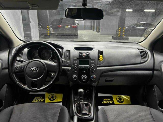 Белый Киа Черато, объемом двигателя 1.6 л и пробегом 180 тыс. км за 6300 $, фото 14 на Automoto.ua