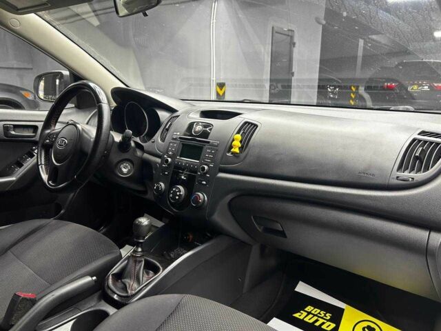 Белый Киа Черато, объемом двигателя 1.6 л и пробегом 180 тыс. км за 6300 $, фото 8 на Automoto.ua