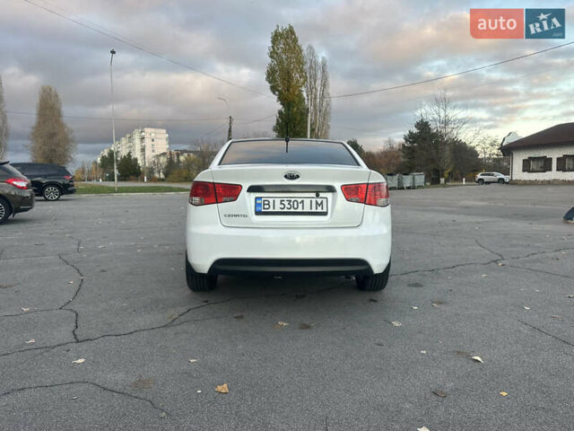 Білий Кіа Черато, об'ємом двигуна 1.59 л та пробігом 154 тис. км за 7500 $, фото 3 на Automoto.ua
