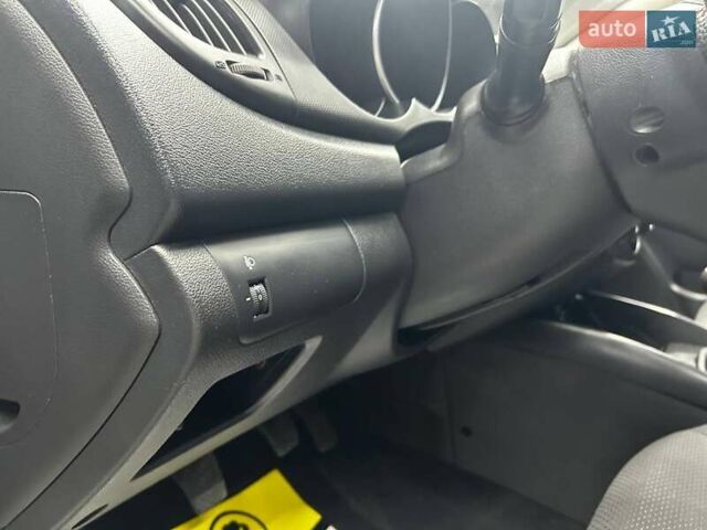 Білий Кіа Черато, об'ємом двигуна 1.59 л та пробігом 180 тис. км за 6300 $, фото 18 на Automoto.ua