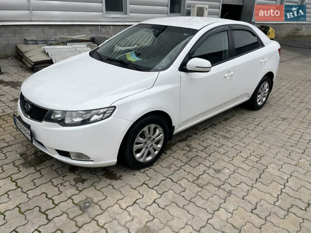 Киа Черато 2011 в Одессе на Automoto.ua Белый Киа Черато, объемом двигателя 1.59 л и пробегом 170 тыс. км за 7800 $, фото 2 на Automoto.ua