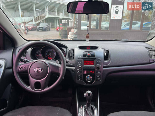 Белый Киа Черато, объемом двигателя 1.59 л и пробегом 210 тыс. км за 8200 $, фото 13 на Automoto.ua