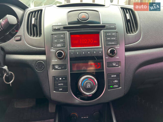 Белый Киа Черато, объемом двигателя 1.59 л и пробегом 210 тыс. км за 8200 $, фото 14 на Automoto.ua