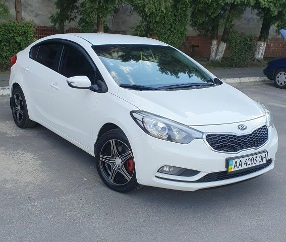 Білий Кіа Черато, об'ємом двигуна 1.6 л та пробігом 254 тис. км за 7500 $, фото 6 на Automoto.ua