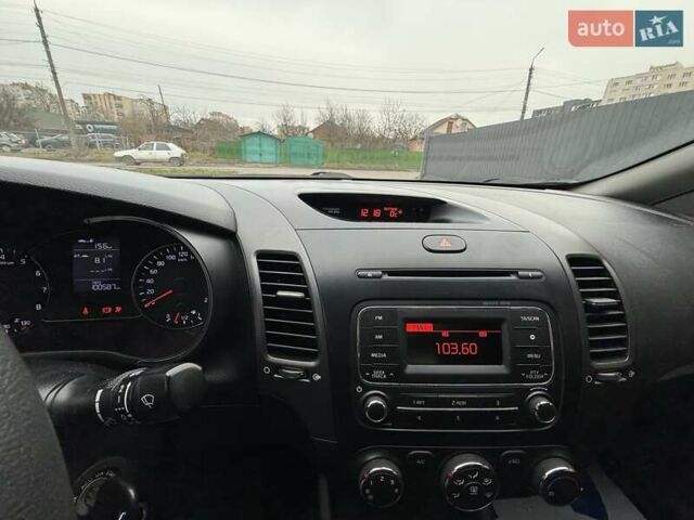 Білий Кіа Черато, об'ємом двигуна 1.6 л та пробігом 100 тис. км за 8300 $, фото 23 на Automoto.ua
