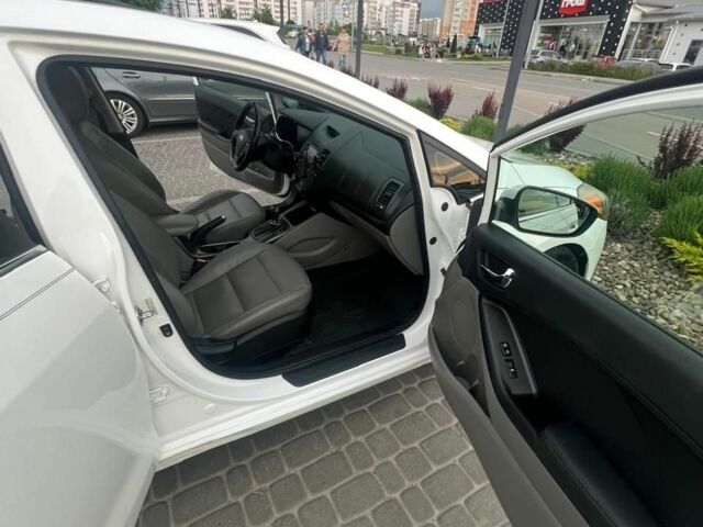 Белый Киа Черато, объемом двигателя 2 л и пробегом 100 тыс. км за 9200 $, фото 5 на Automoto.ua