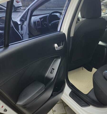 Белый Киа Черато, объемом двигателя 1.6 л и пробегом 130 тыс. км за 7700 $, фото 7 на Automoto.ua