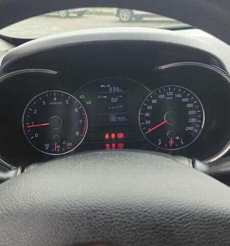 Белый Киа Черато, объемом двигателя 1.6 л и пробегом 130 тыс. км за 7700 $, фото 4 на Automoto.ua