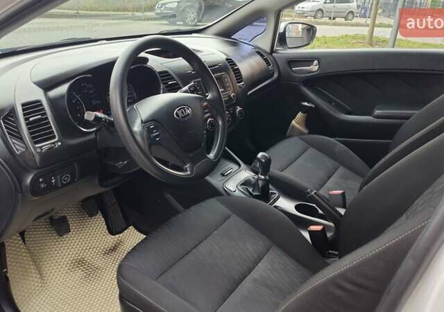 Белый Киа Черато, объемом двигателя 1.6 л и пробегом 130 тыс. км за 7700 $, фото 6 на Automoto.ua