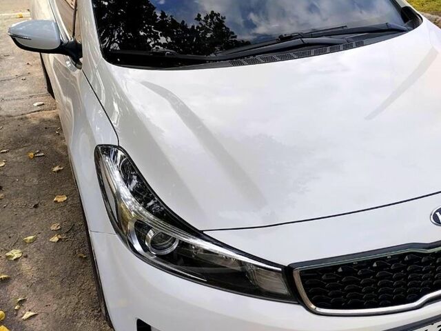 Білий Кіа Черато, об'ємом двигуна 1.6 л та пробігом 128 тис. км за 13000 $, фото 2 на Automoto.ua