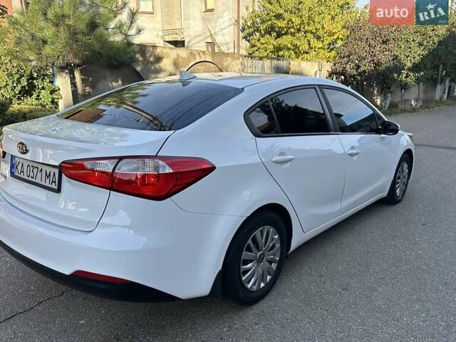 Белый Киа Черато, объемом двигателя 1.8 л и пробегом 202 тыс. км за 8600 $, фото 5 на Automoto.ua