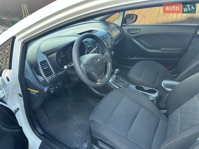 Белый Киа Черато, объемом двигателя 1.8 л и пробегом 202 тыс. км за 8600 $, фото 13 на Automoto.ua