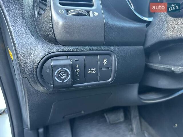 Белый Киа Черато, объемом двигателя 1.8 л и пробегом 202 тыс. км за 8600 $, фото 10 на Automoto.ua