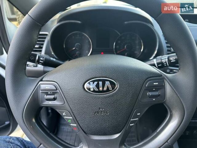 Белый Киа Черато, объемом двигателя 1.8 л и пробегом 202 тыс. км за 8600 $, фото 12 на Automoto.ua