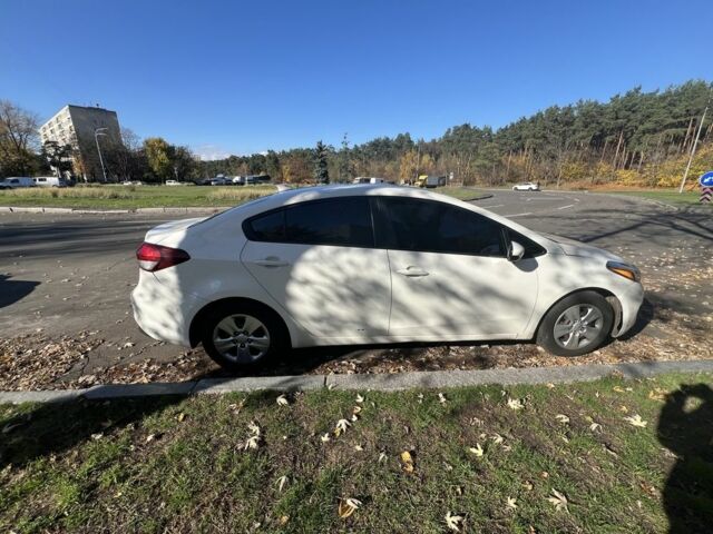 Белый Киа Черато, объемом двигателя 2 л и пробегом 230 тыс. км за 8999 $, фото 2 на Automoto.ua