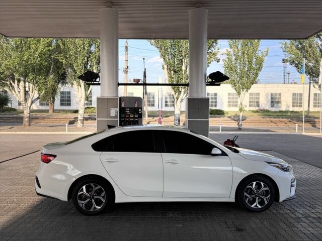 Белый Киа Черато, объемом двигателя 2 л и пробегом 125 тыс. км за 13350 $, фото 6 на Automoto.ua