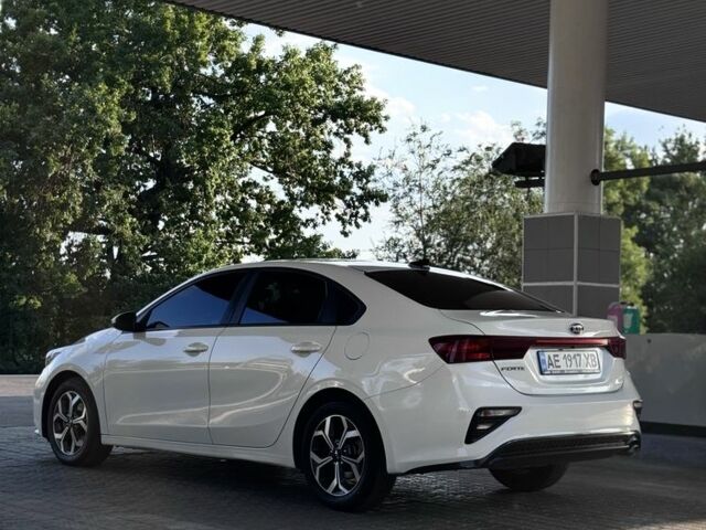 Белый Киа Черато, объемом двигателя 2 л и пробегом 125 тыс. км за 13350 $, фото 3 на Automoto.ua