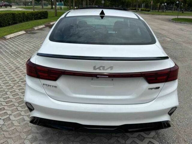 Белый Киа Черато, объемом двигателя 2 л и пробегом 27 тыс. км за 4600 $, фото 4 на Automoto.ua