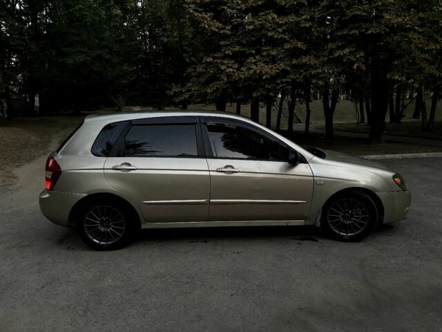 Бежевий Кіа Черато, об'ємом двигуна 1.6 л та пробігом 530 тис. км за 2999 $, фото 5 на Automoto.ua