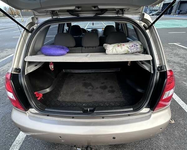 Бежевый Киа Черато, объемом двигателя 1.6 л и пробегом 138 тыс. км за 4400 $, фото 23 на Automoto.ua