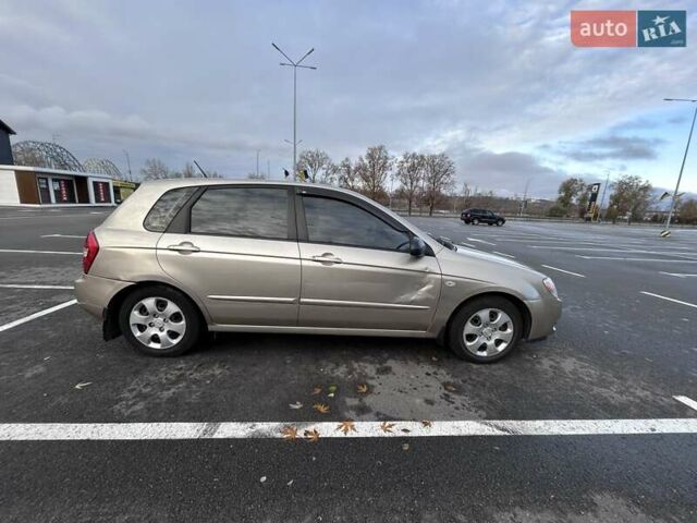 Бежевый Киа Черато, объемом двигателя 1.6 л и пробегом 138 тыс. км за 4400 $, фото 5 на Automoto.ua