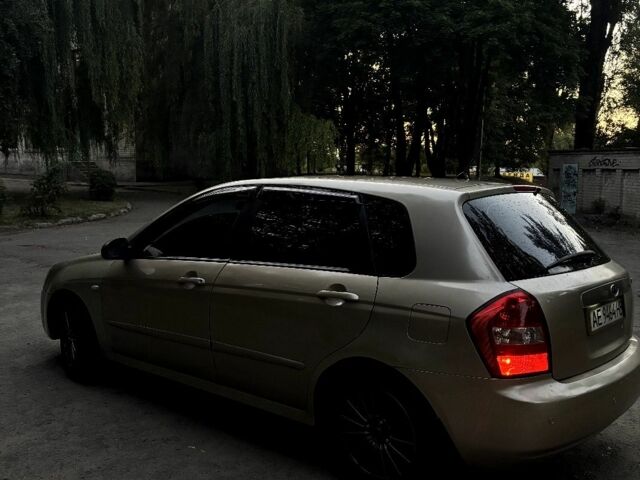 Бежевий Кіа Черато, об'ємом двигуна 1.6 л та пробігом 530 тис. км за 2999 $, фото 3 на Automoto.ua