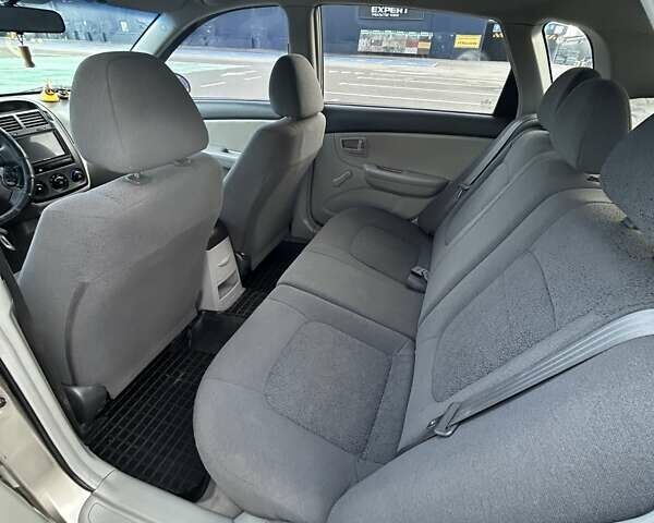 Бежевый Киа Черато, объемом двигателя 1.6 л и пробегом 138 тыс. км за 4400 $, фото 21 на Automoto.ua