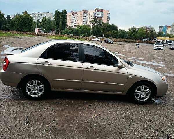 Бежевый Киа Черато, объемом двигателя 2 л и пробегом 187 тыс. км за 5150 $, фото 3 на Automoto.ua