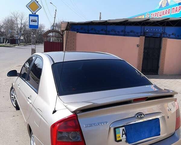 Бежевый Киа Черато, объемом двигателя 1.98 л и пробегом 252 тыс. км за 4900 $, фото 10 на Automoto.ua