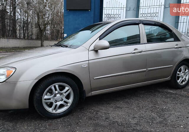 Бежевый Киа Черато, объемом двигателя 1.59 л и пробегом 202 тыс. км за 4800 $, фото 4 на Automoto.ua