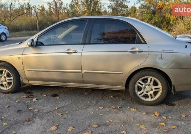 Кіа Черато 2006 у Покров (Орджонікідзе) на Automoto.ua Бежевий Кіа Черато, об'ємом двигуна 1.98 л та пробігом 275 тис. км за 4000 $, фото 5 на Automoto.ua