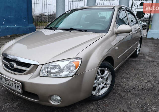 Бежевый Киа Черато, объемом двигателя 1.59 л и пробегом 202 тыс. км за 4800 $, фото 1 на Automoto.ua