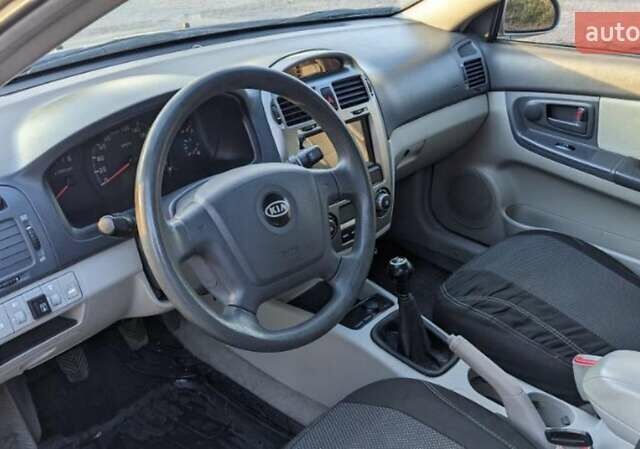 Кіа Черато 2006 у Покров (Орджонікідзе) на Automoto.ua Бежевий Кіа Черато, об'ємом двигуна 1.98 л та пробігом 275 тис. км за 4000 $, фото 1 на Automoto.ua