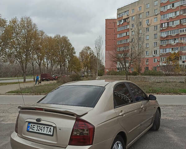 Бежевый Киа Черато, объемом двигателя 1.98 л и пробегом 212 тыс. км за 4500 $, фото 3 на Automoto.ua