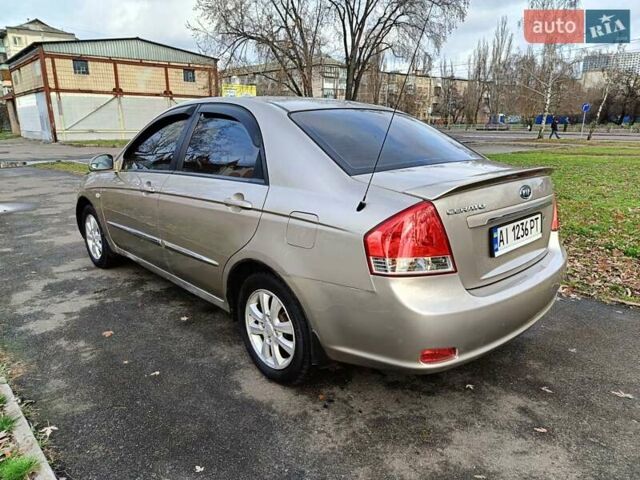 Бежевый Киа Черато, объемом двигателя 1.98 л и пробегом 195 тыс. км за 3993 $, фото 2 на Automoto.ua