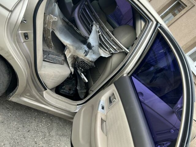 Бежевий Кіа Черато, об'ємом двигуна 1.6 л та пробігом 312 тис. км за 1800 $, фото 6 на Automoto.ua