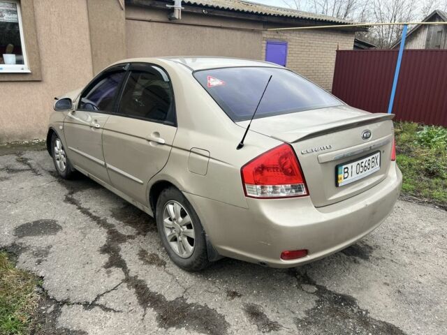 Бежевий Кіа Черато, об'ємом двигуна 1.6 л та пробігом 312 тис. км за 1800 $, фото 3 на Automoto.ua