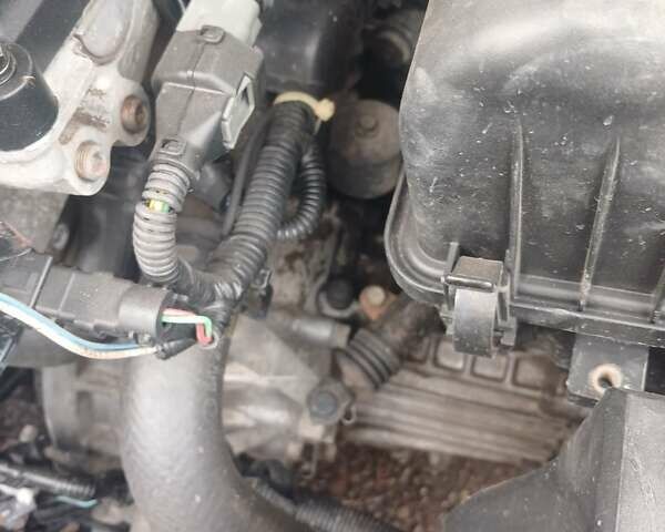 Бежевый Киа Черато, объемом двигателя 2 л и пробегом 245 тыс. км за 4500 $, фото 15 на Automoto.ua