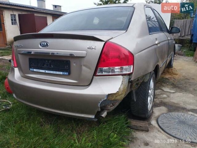 Бежевый Киа Черато, объемом двигателя 1.59 л и пробегом 208 тыс. км за 1900 $, фото 4 на Automoto.ua