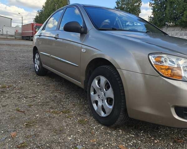 Бежевий Кіа Черато, об'ємом двигуна 1.59 л та пробігом 155 тис. км за 3700 $, фото 2 на Automoto.ua