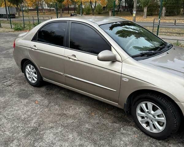 Бежевый Киа Черато, объемом двигателя 1.6 л и пробегом 185 тыс. км за 5000 $, фото 4 на Automoto.ua