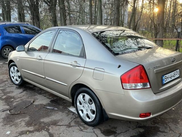 Бежевый Киа Черато, объемом двигателя 1.6 л и пробегом 268 тыс. км за 3900 $, фото 1 на Automoto.ua