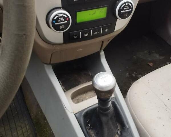 Бежевый Киа Черато, объемом двигателя 1.59 л и пробегом 208 тыс. км за 1900 $, фото 8 на Automoto.ua