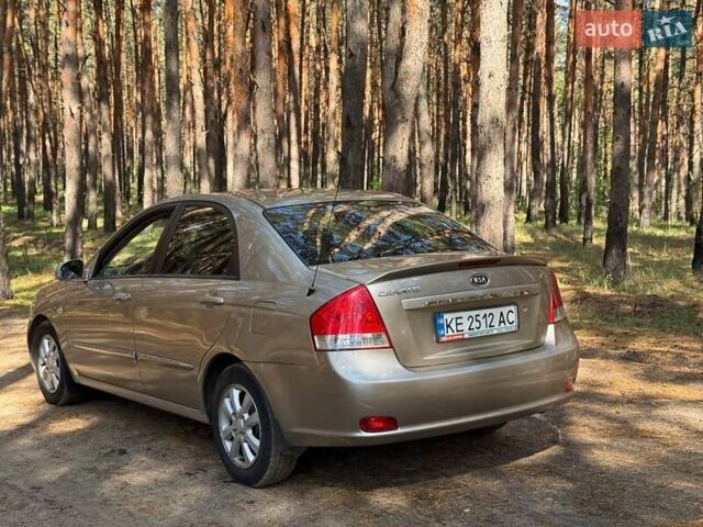 Бежевый Киа Черато, объемом двигателя 1.98 л и пробегом 340 тыс. км за 5000 $, фото 7 на Automoto.ua