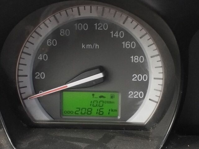 Бежевый Киа Черато, объемом двигателя 1.6 л и пробегом 208 тыс. км за 3500 $, фото 5 на Automoto.ua