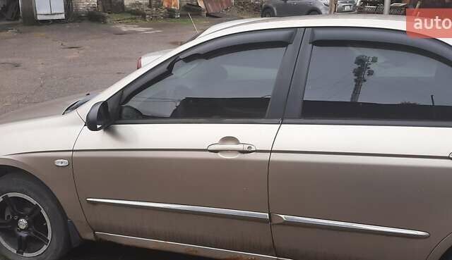 Киа Черато 2007 в Кременчуге на Automoto.ua Бежевый Киа Черато, объемом двигателя 1.59 л и пробегом 400 тыс. км за 3500 $, фото 3 на Automoto.ua