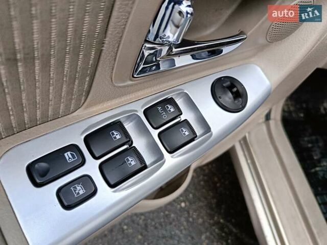 Бежевый Киа Черато, объемом двигателя 2 л и пробегом 195 тыс. км за 4250 $, фото 13 на Automoto.ua