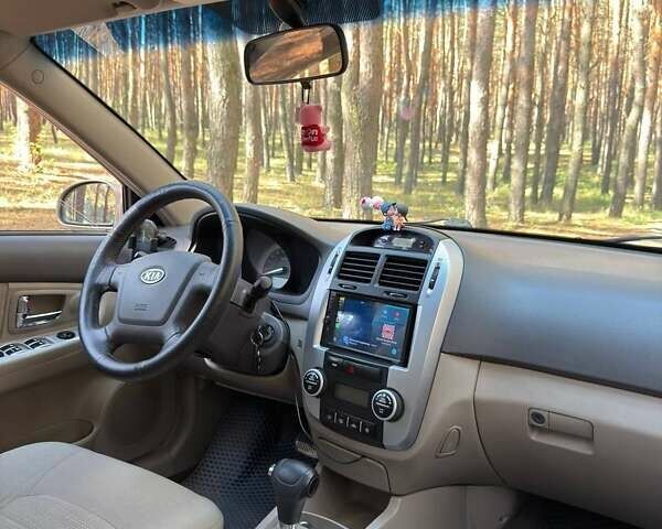 Бежевый Киа Черато, объемом двигателя 1.98 л и пробегом 340 тыс. км за 5000 $, фото 1 на Automoto.ua